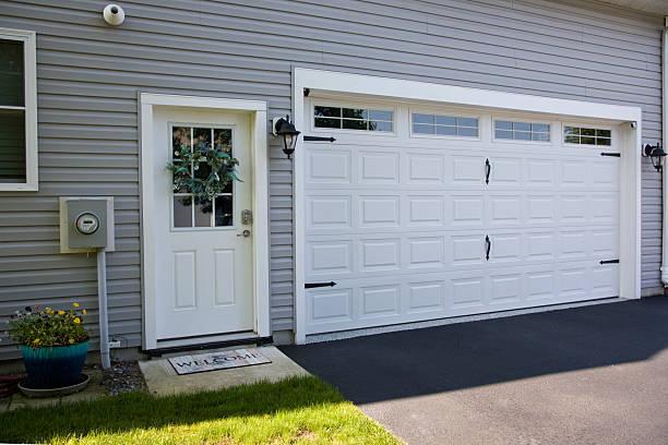 24/7 Emergency Garage Door Panel Replacement experts in Iron County County, MO